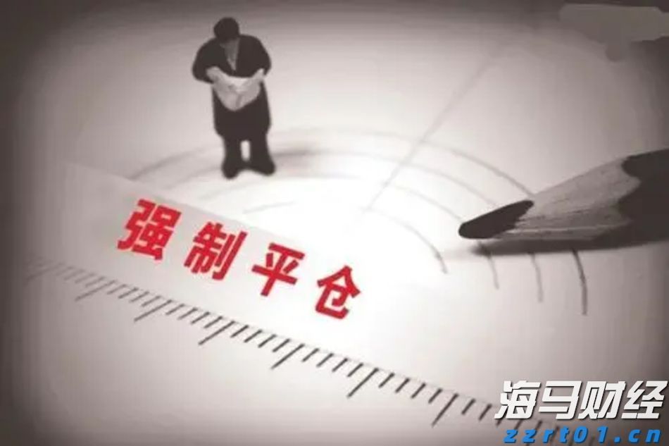 洪水涌进佛冈黄花村，村干部用一条牛绳救出受困老人